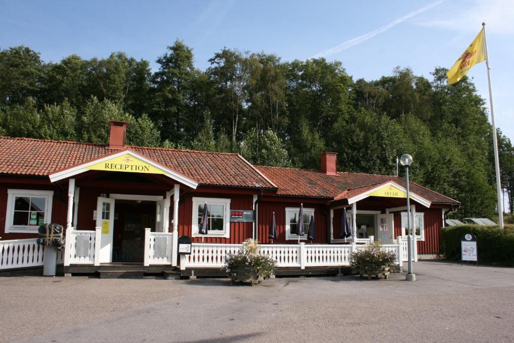 Astrid Lindgrens V\u00E4rlds G\u00E4stboende Hotell Vimmerby Exteriör bild